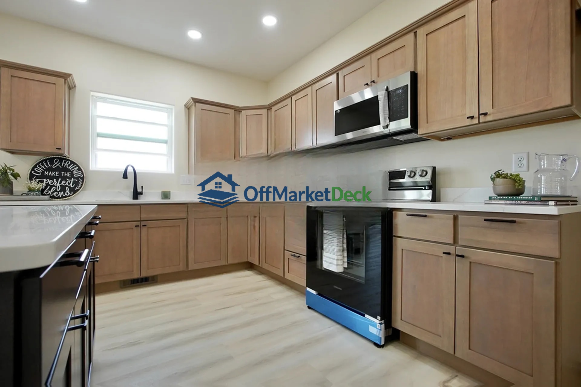Off-market house in Casper, Wyoming — 3 beds, 2.5 baths, $525,000 — photo 4 of 8