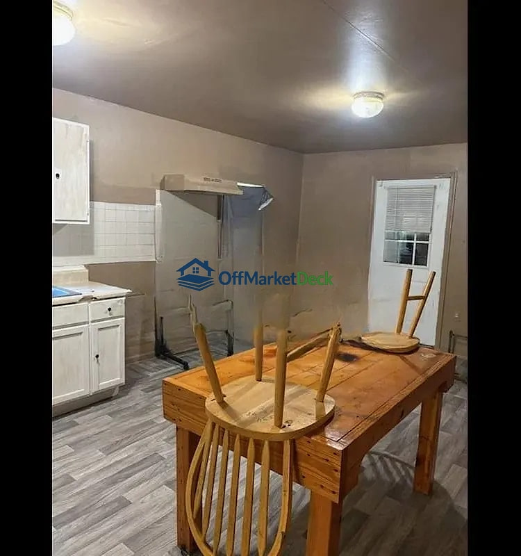 Off-market house in Rockmart, Georgia — 3 beds, 2 baths, $96,000 — photo 5 of 8