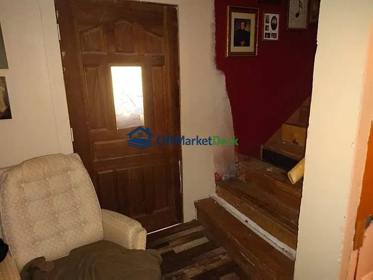 Off-market house in Caryville, Tennessee — 2 beds, 2.5 baths, $179,900 — photo 5 of 8