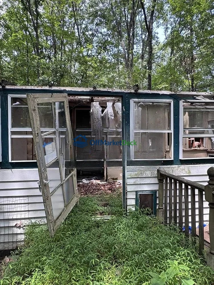 Off-market house in East Stroudsburg, Pennsylvania — 2 beds, 1 bath, $57,500 — photo 7 of 8