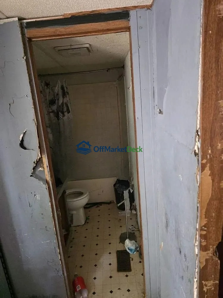 Off-market house in Somerset, Kentucky — 2 beds, 2 baths, $39,800 — photo 8 of 8