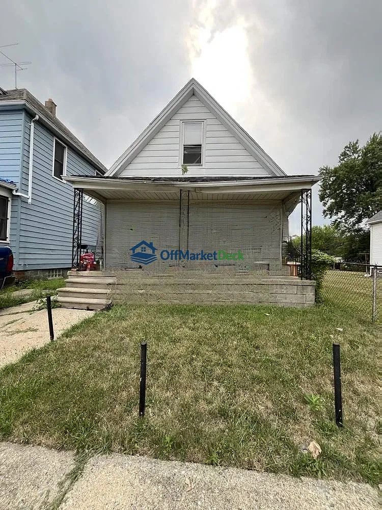 Off-market house in Detroit, Michigan — 2 beds, 1 bath, $10,000