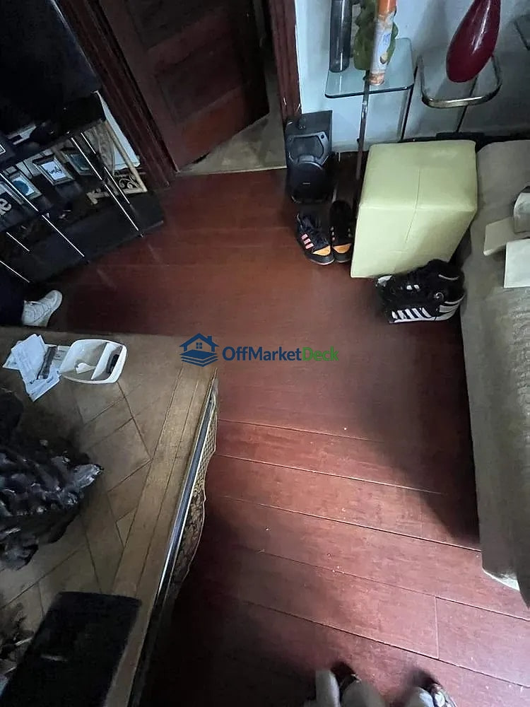 Off-market house in Detroit, Michigan — 2 beds, 1 bath, $10,000 — photo 4 of 8