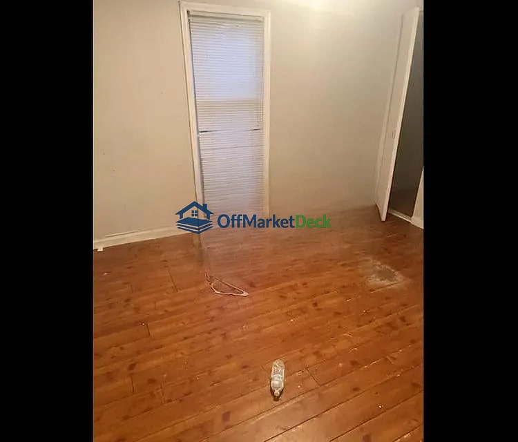 Off-market house in Albany, Georgia — 2 beds, 1 bath, $36,950 — photo 6 of 8