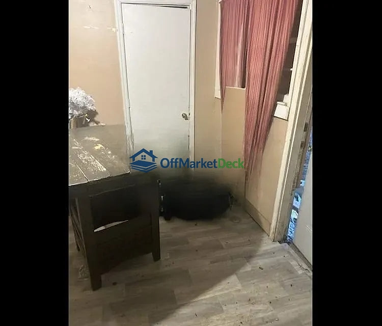 Off-market house in Albany, Georgia — 2 beds, 1 bath, $36,950 — photo 5 of 8
