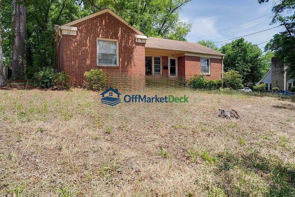 Off-market house in Oxford, North Carolina — 4 beds, 2 baths, $129,750 — photo 4 of 8