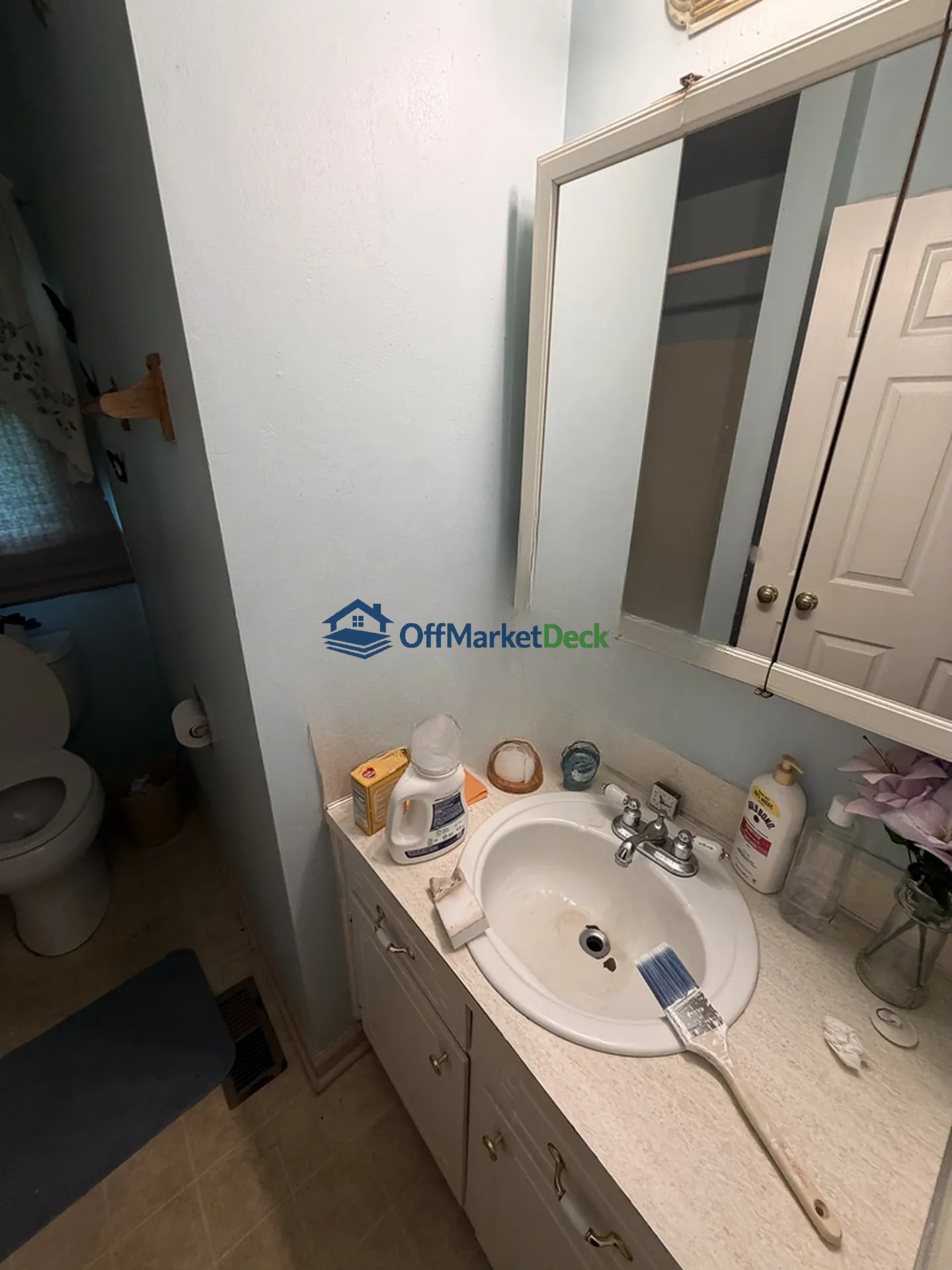 Off-market house in Charlotte, North Carolina — 3 beds, 1.5 baths, $217,500 — photo 3 of 8