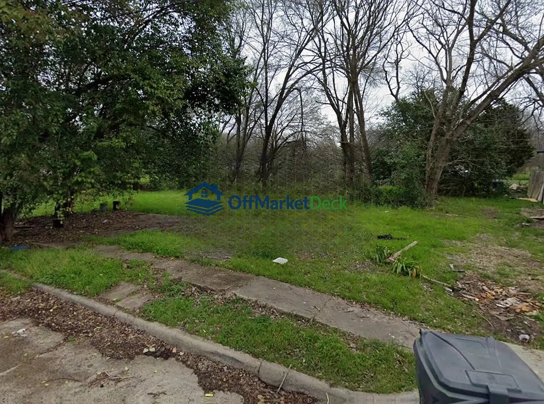 Off-market land in Dallas, Texas — 0.14 acres, $90,000 — photo 2 of 3