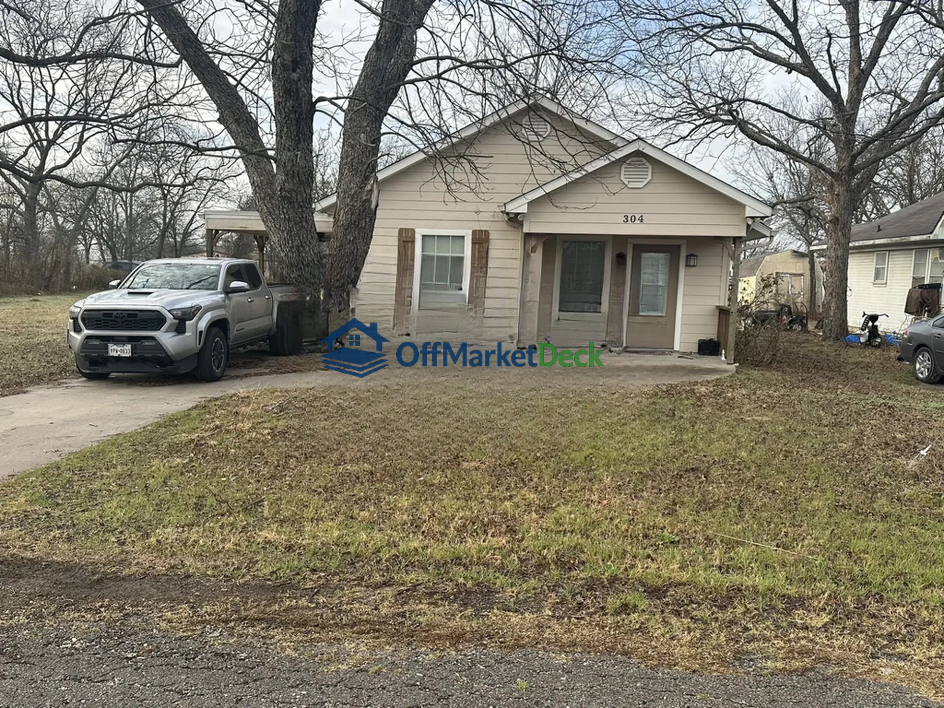 Off-market house in Maypearl, Texas — 2 beds, 1 bath, $180,000 — photo 3 of 3