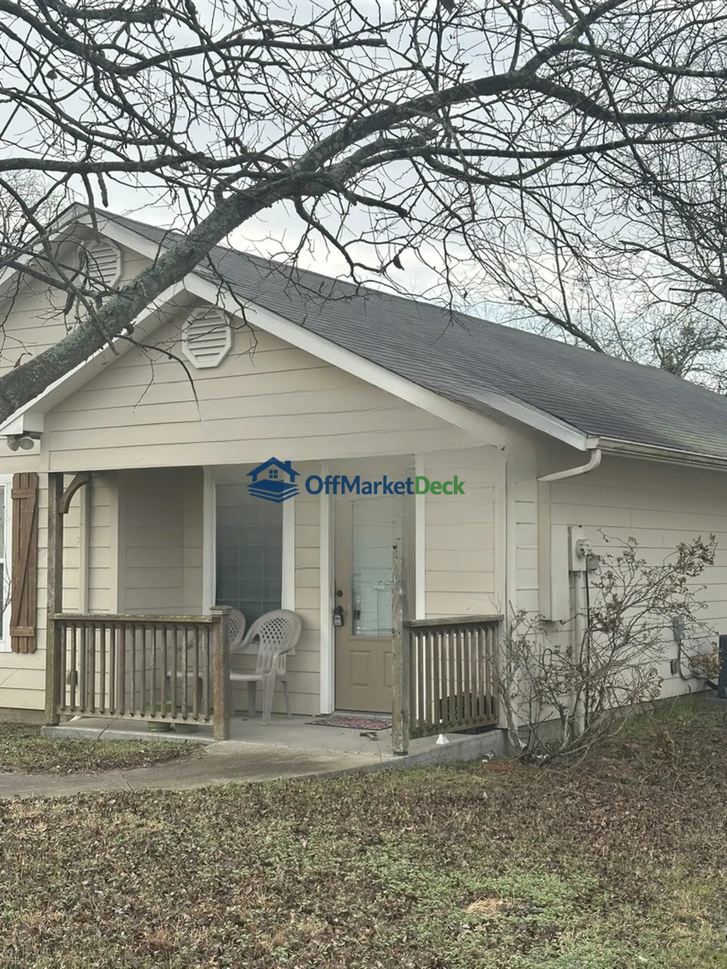 Off-market house in Maypearl, Texas — 2 beds, 1 bath, $180,000 — photo 2 of 3