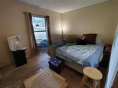 Off-market house in Wildwood, Florida — 3 beds, 2 baths, $330,000 — photo 7 of 8