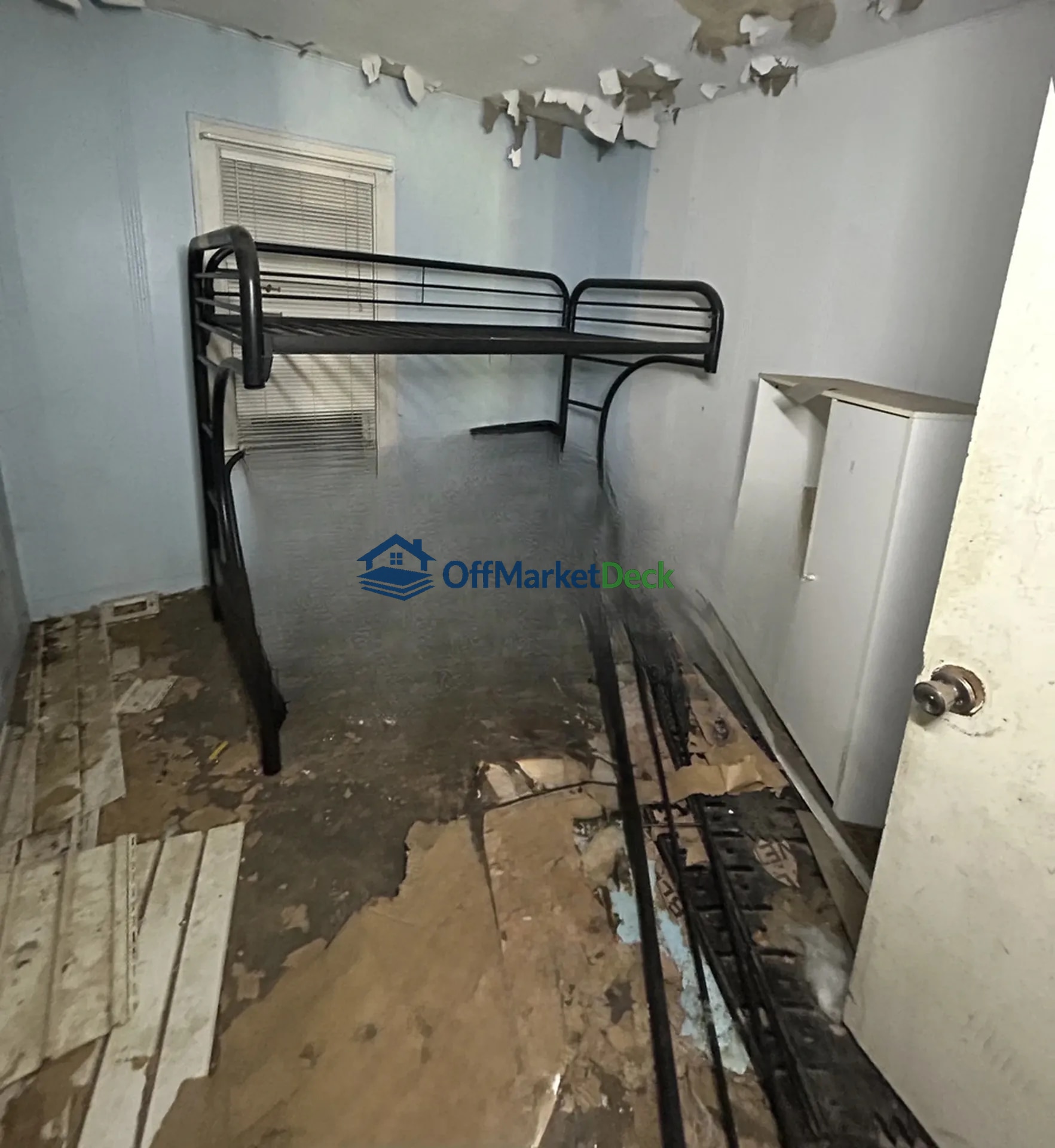 Off-market house in Saginaw, Michigan — 2 beds, 1 bath, $13,300 — photo 5 of 8