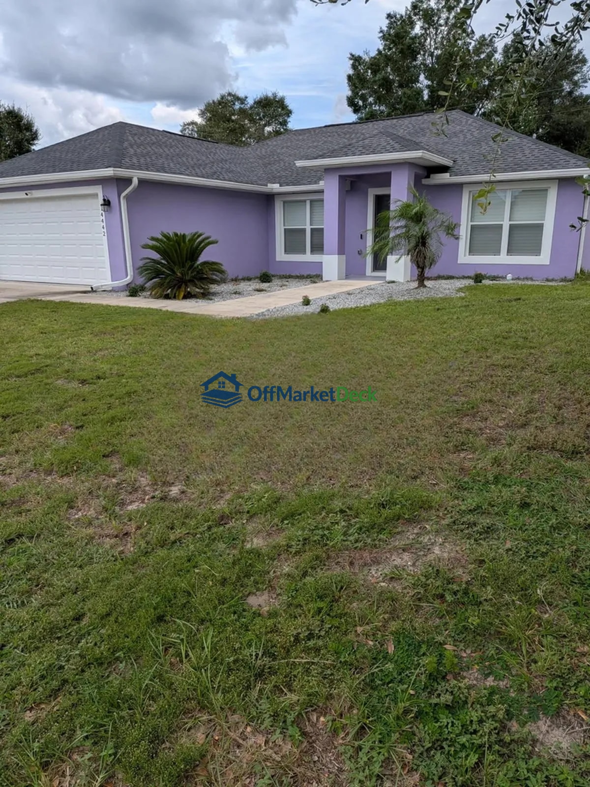 Off-market house in Ocala, Florida — 3 beds, 2 baths, $276,700 — photo 3 of 8