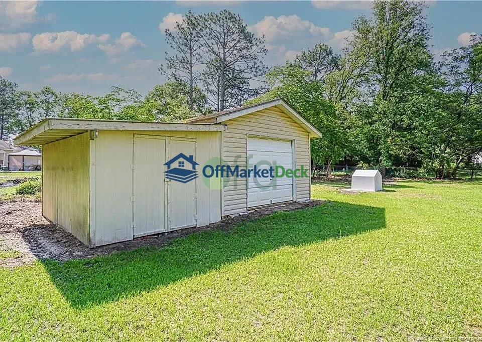 Off-market house in Fayetteville, North Carolina — 4 beds, 1 bath, $125,000 — photo 3 of 8