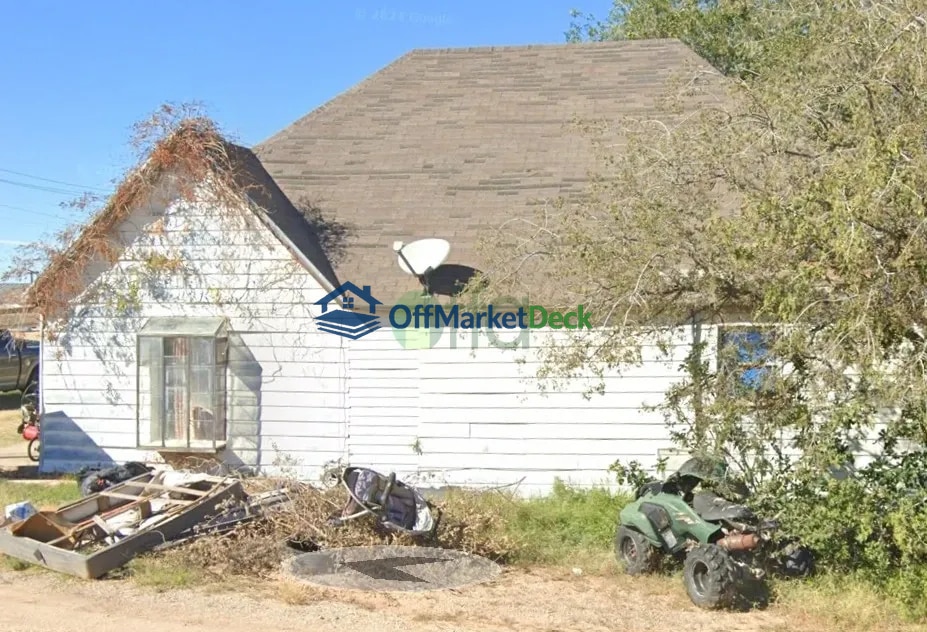 Off-market house in Big Spring, Texas — 2 beds, 1 bath, $55,000 — photo 2 of 3