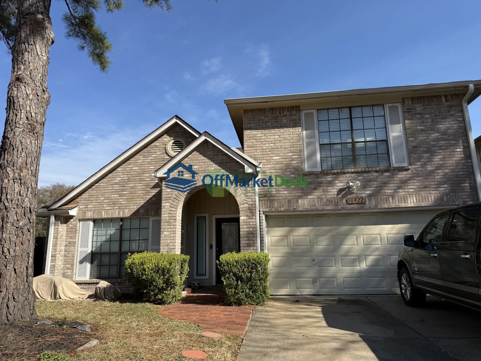 Off-market house in Houston, Texas — 4 beds, 2 baths, $319,000