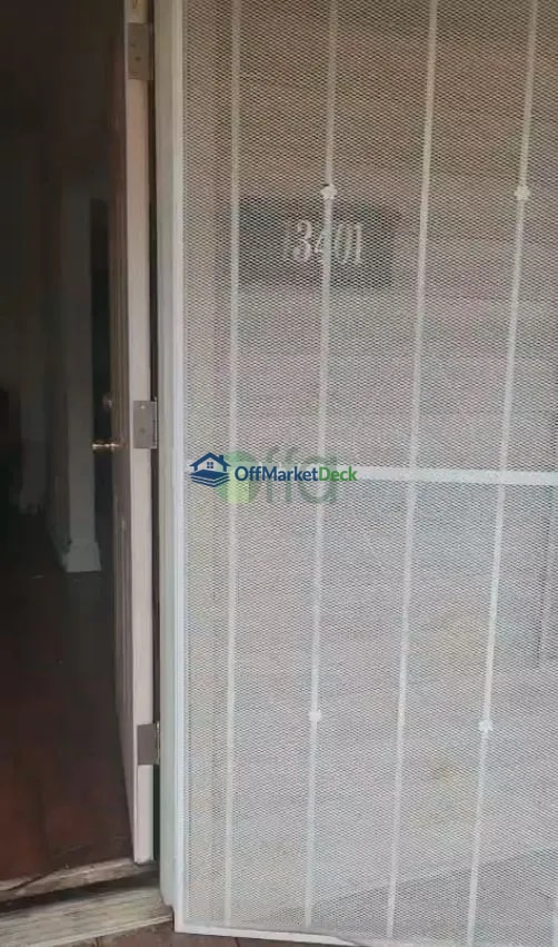 Off-market house in Cleveland, Ohio — 4 beds, 2 baths, $90,000 - Blurred background Image