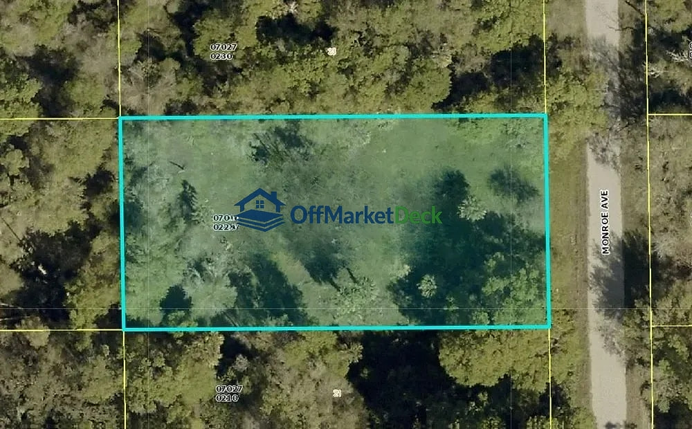 Off-market land in Lehigh Acres, Florida — 0.5 acres, $26,000 — photo 2 of 3