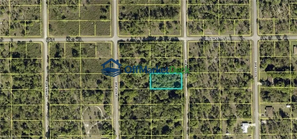 Off-market land in Lehigh Acres, Florida — 0.5 acres, $30,000 — photo 3 of 3