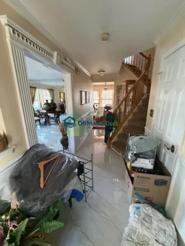 Off-market house in Oxon Hill, Maryland — 4 beds, 3.5 baths, $525,000 — photo 4 of 8