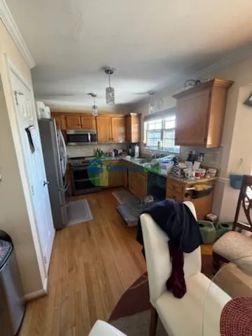 Off-market house in Oxon Hill, Maryland — 4 beds, 3.5 baths, $525,000