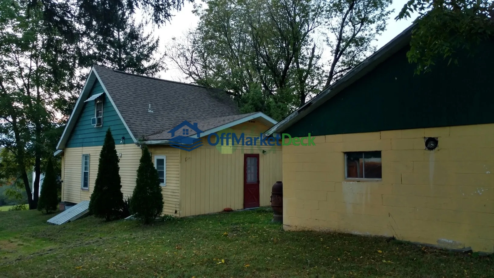 Off-market house in Slippery Rock, Pennsylvania — 3 beds, 1 bath, $69,000 — photo 5 of 8