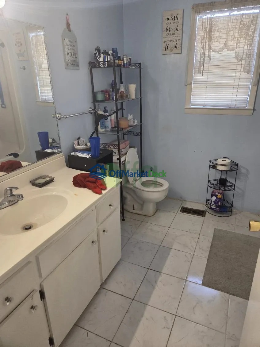 Off-market house in Attalla, Alabama — 3 beds, 1 bath, $159,000 — photo 4 of 8
