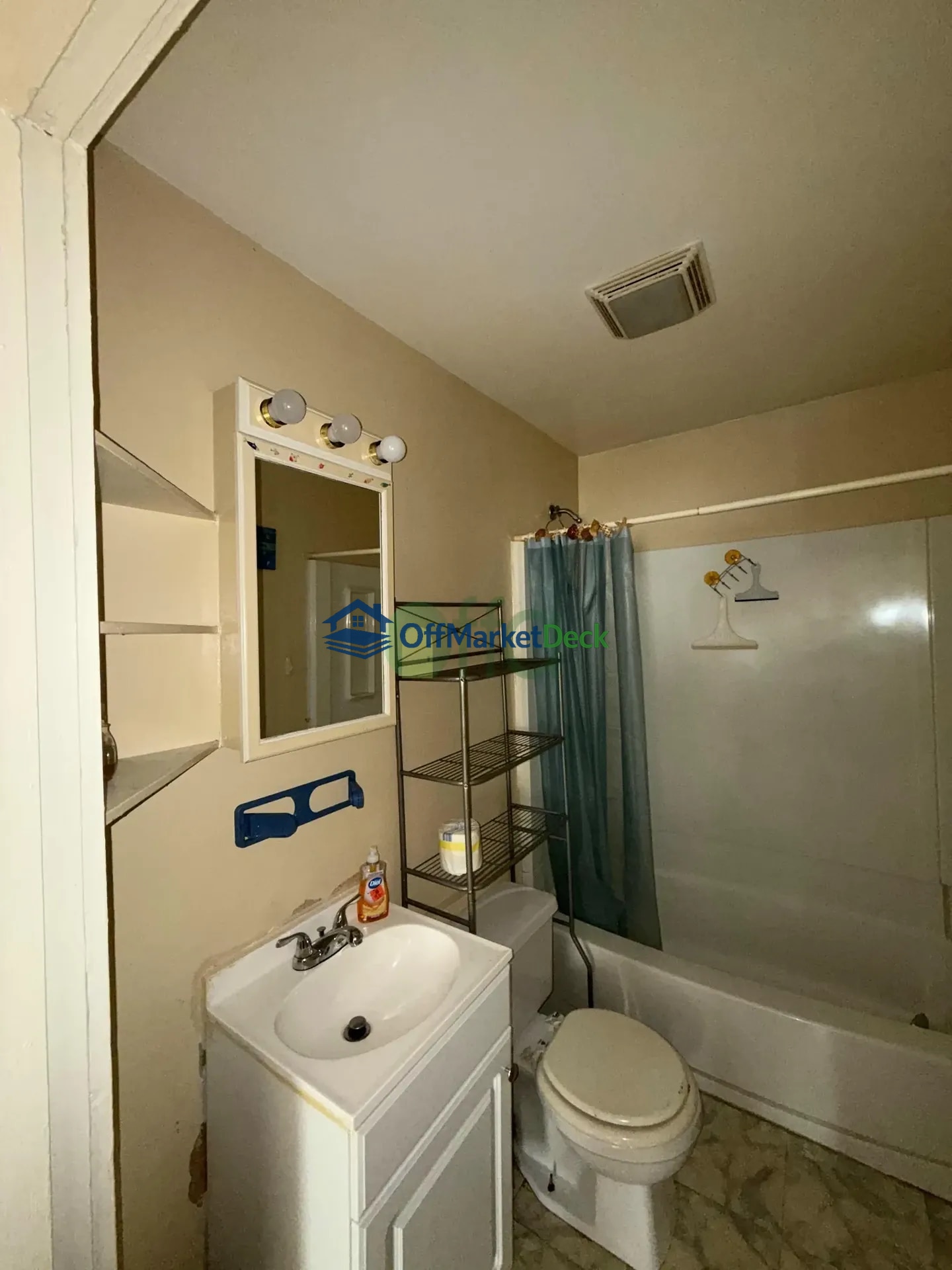 Off-market house in Frankfort, Kentucky — 1 bed, 1 bath, $68,250 — photo 2 of 8