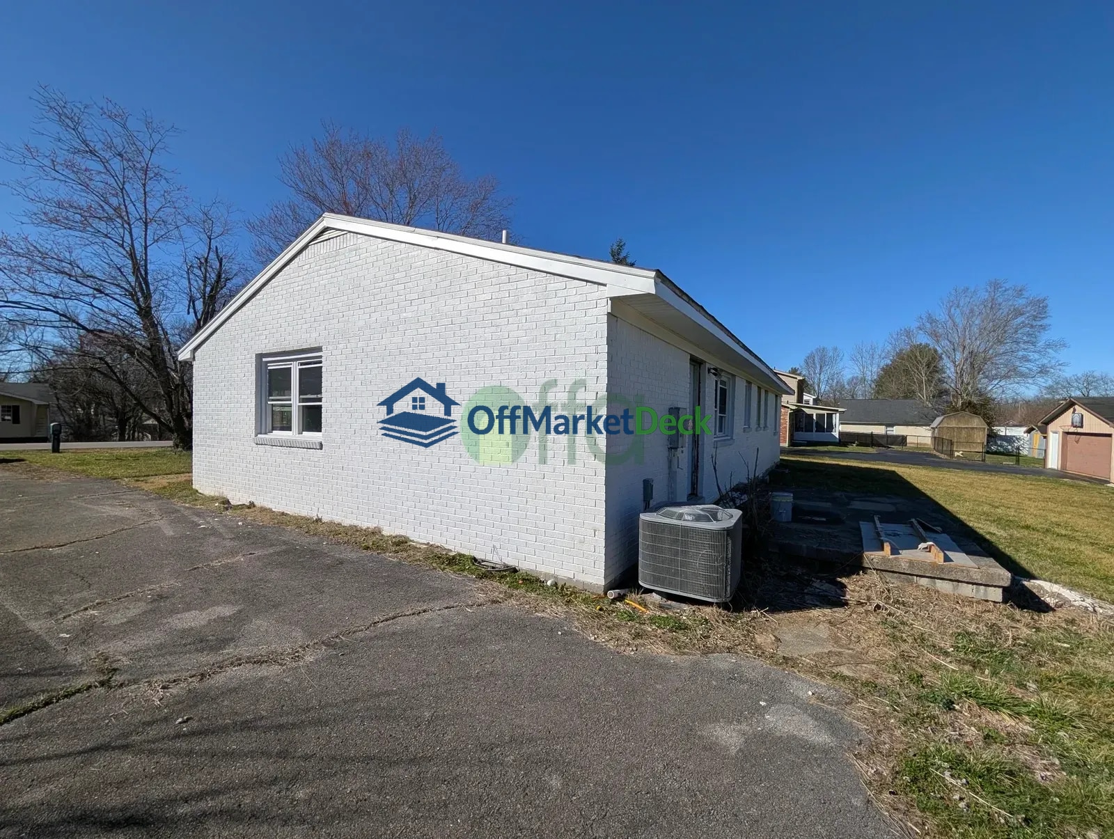 Off-market house in Stanford, Kentucky — 4 beds, 2 baths, $183,750 — photo 3 of 8