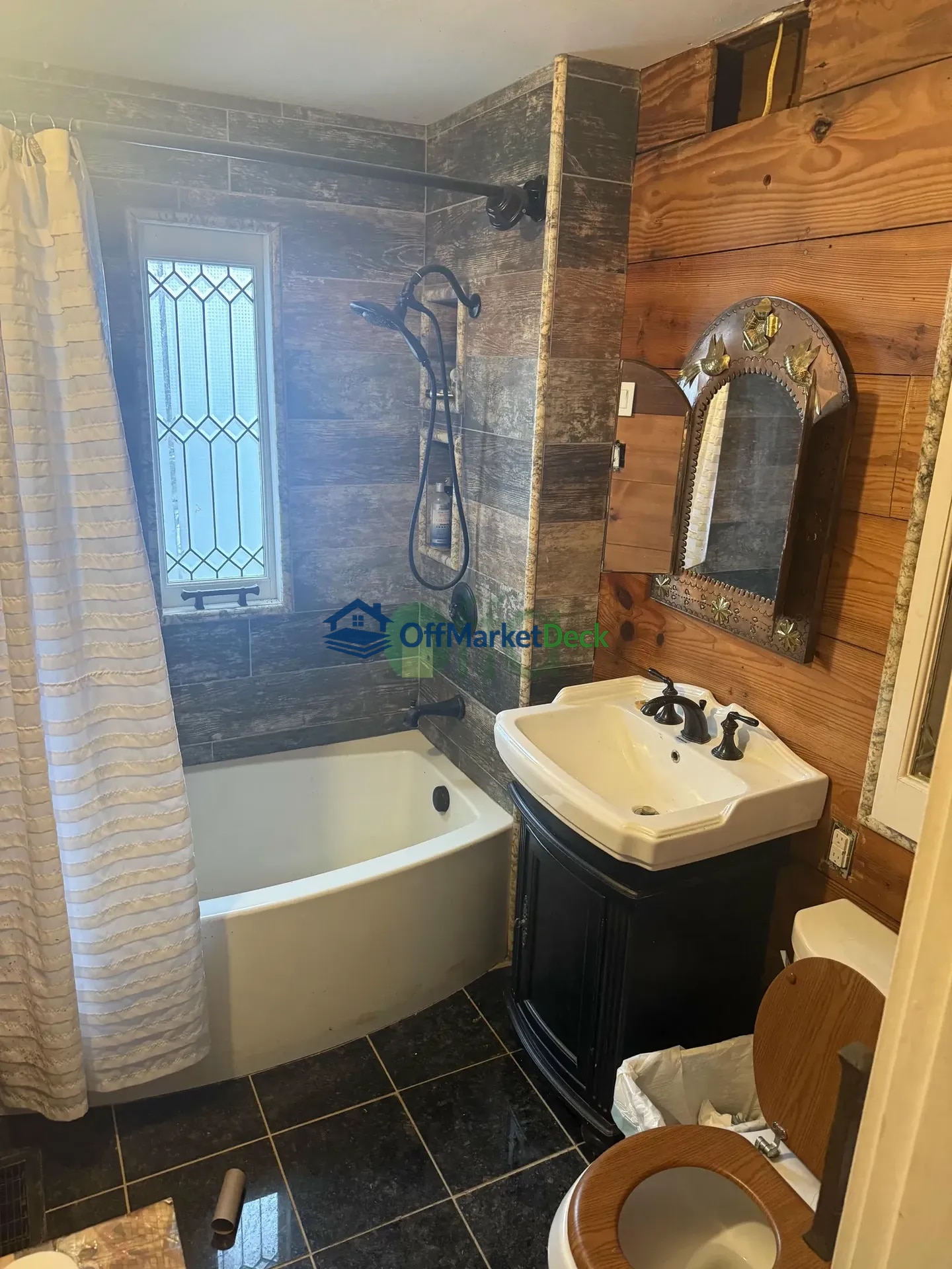 Off-market house in Frankfort, Kentucky — 2 beds, 1.5 baths, $162,750 — photo 5 of 8