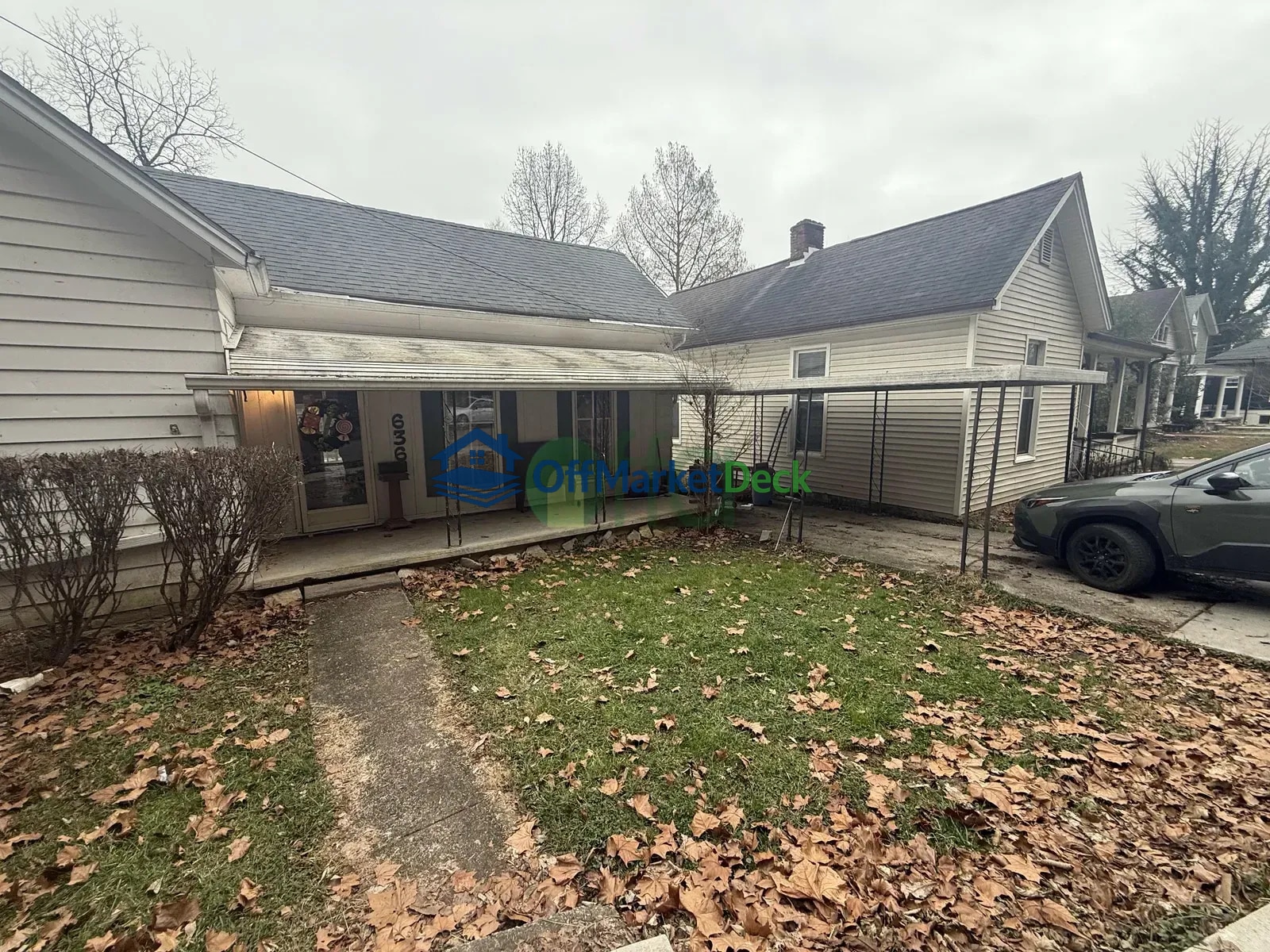 Off-market house in Frankfort, Kentucky — 2 beds, 1.5 baths, $162,750 — photo 2 of 8