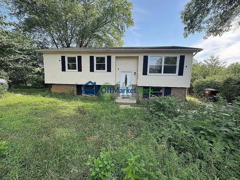 Off-market house in Richmond, Kentucky — 3 beds, 2 baths, $183,750