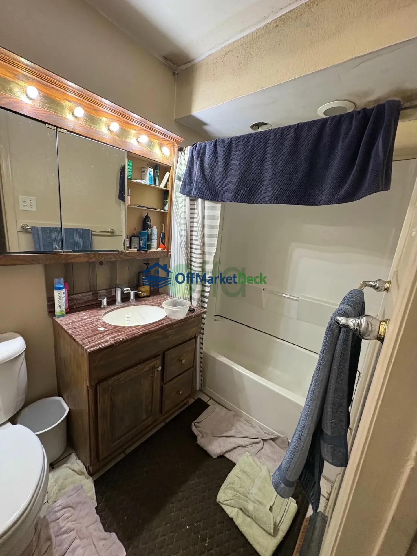 Off-market house in Lexington, Kentucky — 3 beds, 2 baths, $325,500 — photo 5 of 8