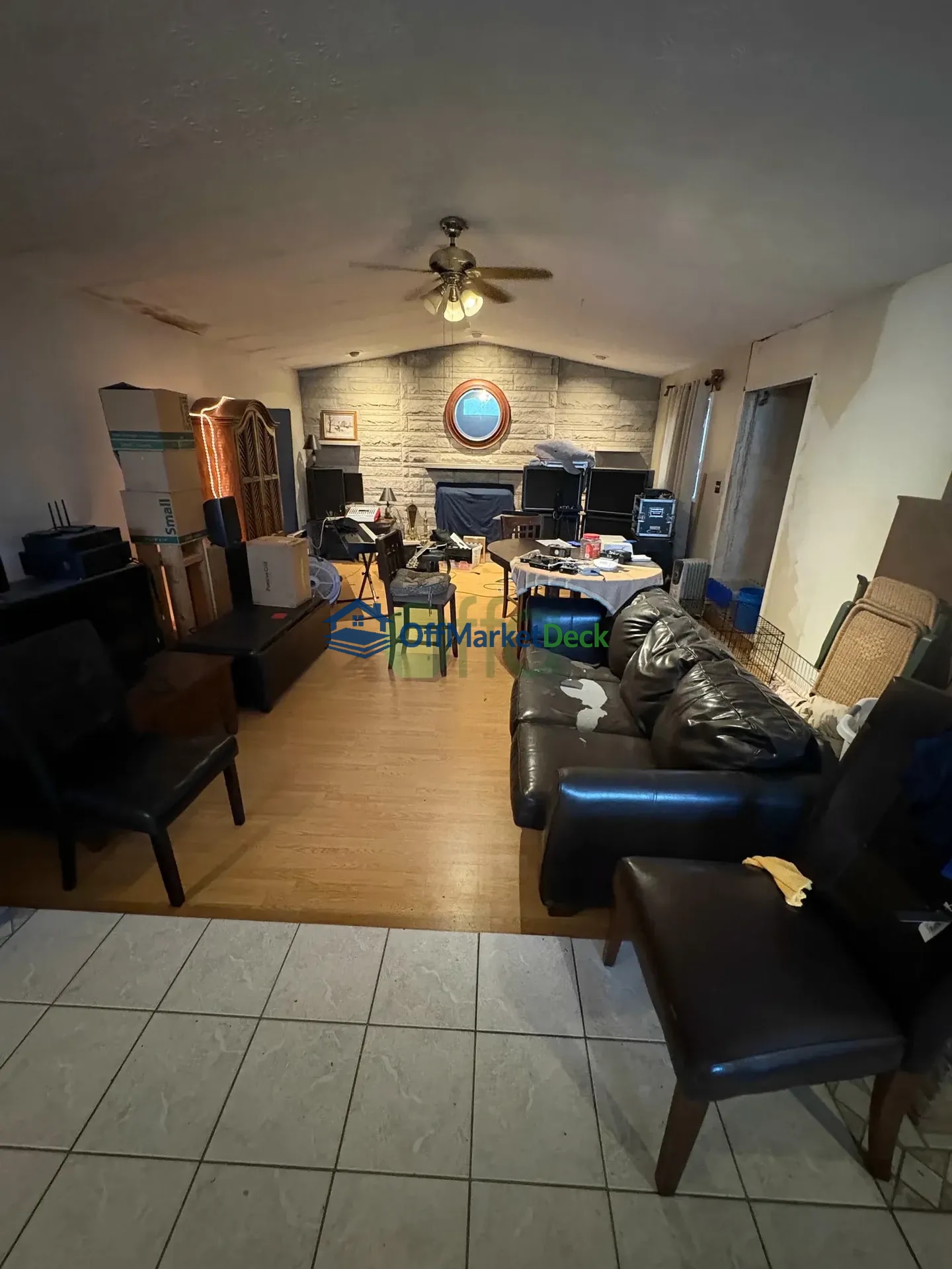 Off-market house in Lexington, Kentucky — 3 beds, 2 baths, $325,500 — photo 2 of 8