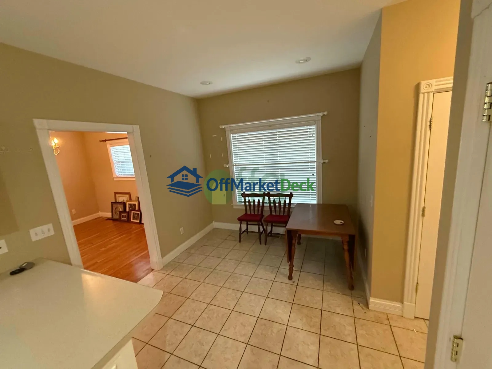 Off-market house in Richmond, Kentucky — 3 beds, 2 baths, $251,450 — photo 5 of 8