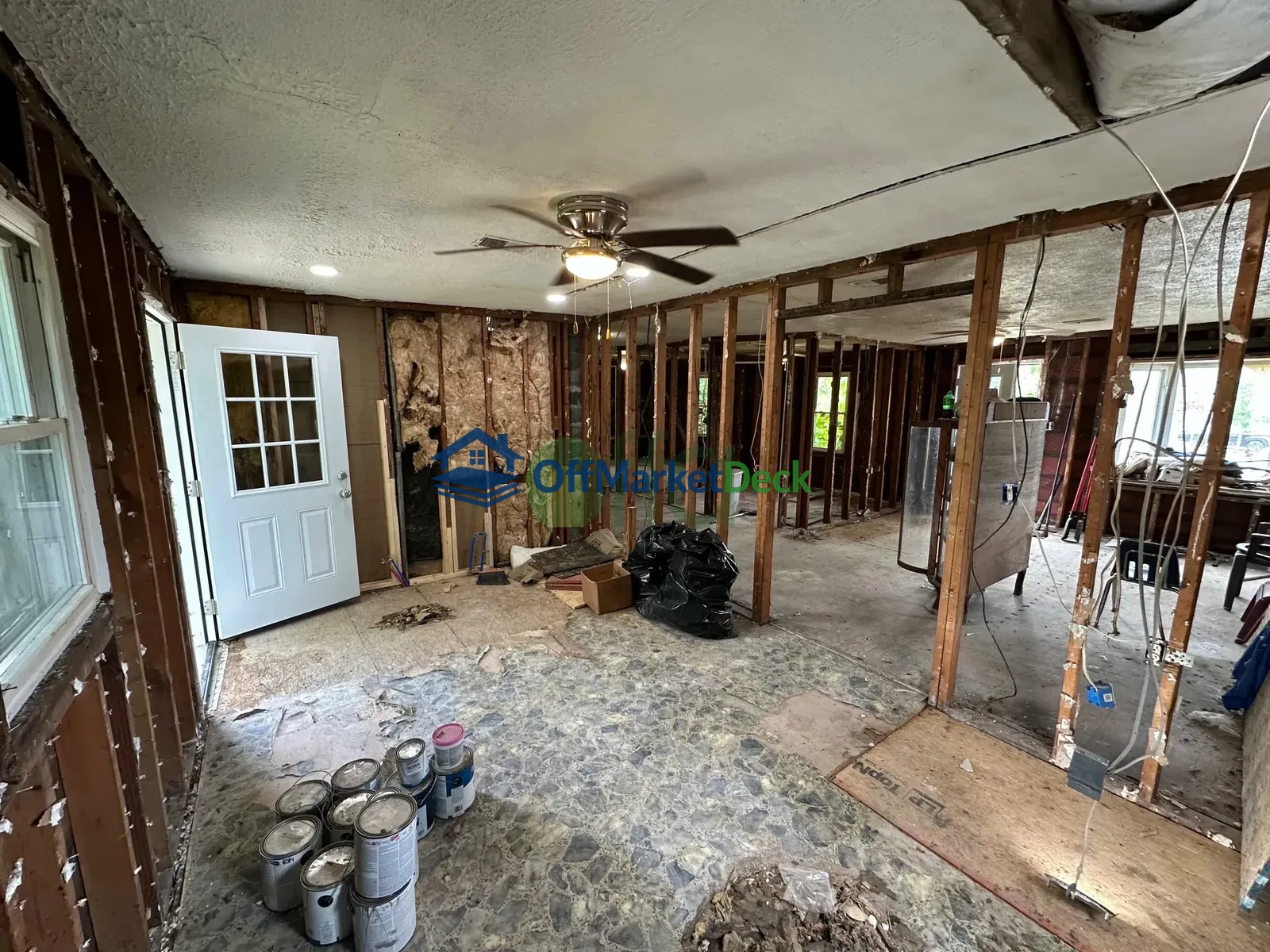 Off-market house in Taylorsville, Kentucky — 4 beds, 2 baths, $168,950 — photo 5 of 8