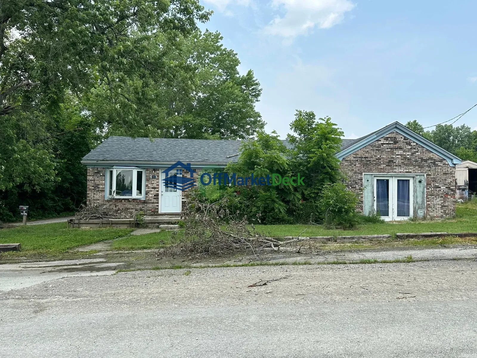 Off-market house in Taylorsville, Kentucky — 4 beds, 2 baths, $168,950