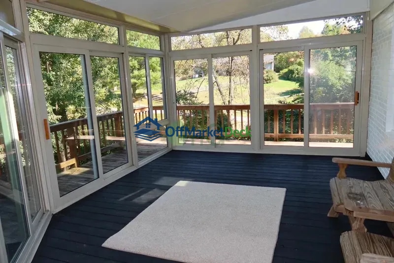 Off-market house in Louisville, Kentucky — 3 beds, 3.5 baths, $379,480 — photo 2 of 8