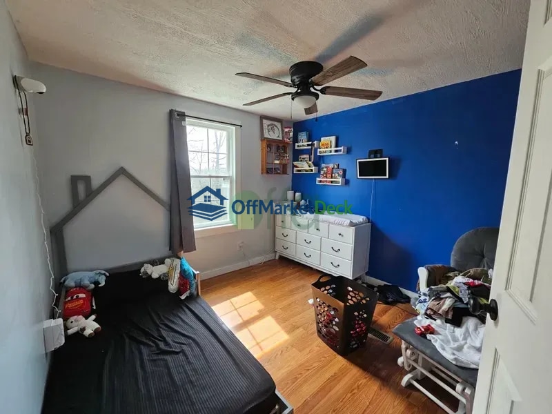 Off-market house in Lawrenceburg, Kentucky — 3 beds, 2 baths, $199,800 — photo 3 of 8
