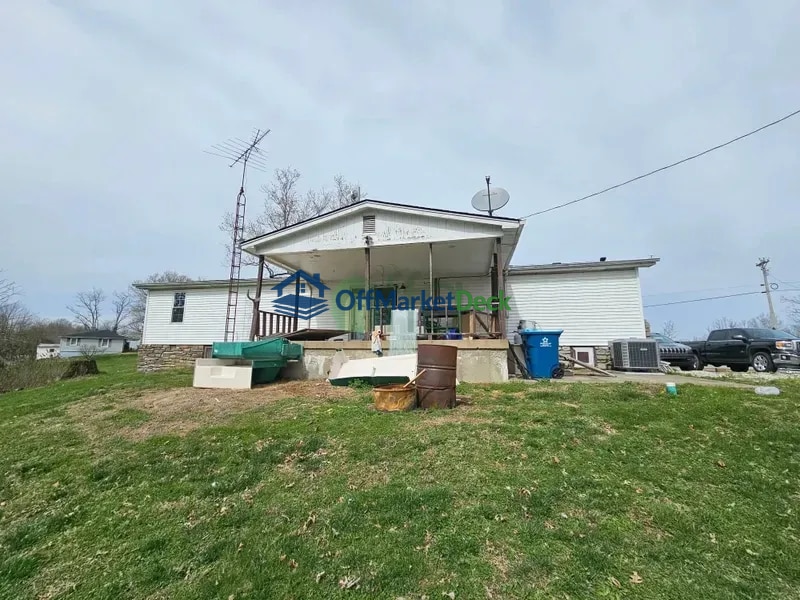 Off-market house in Lawrenceburg, Kentucky — 3 beds, 2 baths, $199,800
