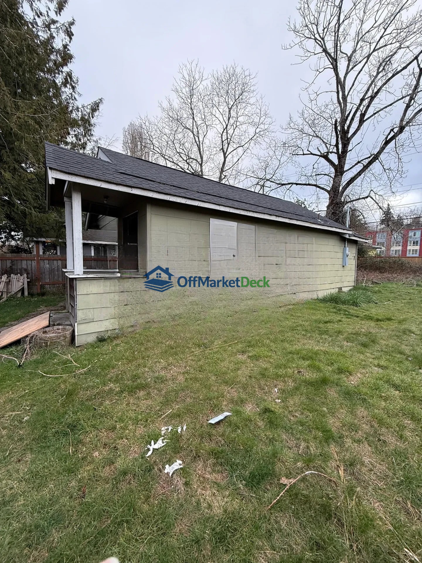 Off-market house in Seattle, Washington — 1 bed, 1 bath, $375,000 — photo 6 of 8