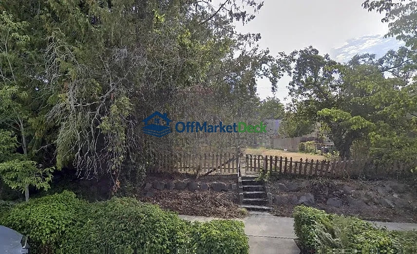 Off-market house in Seattle, Washington — 1 bed, 1 bath, $375,000
