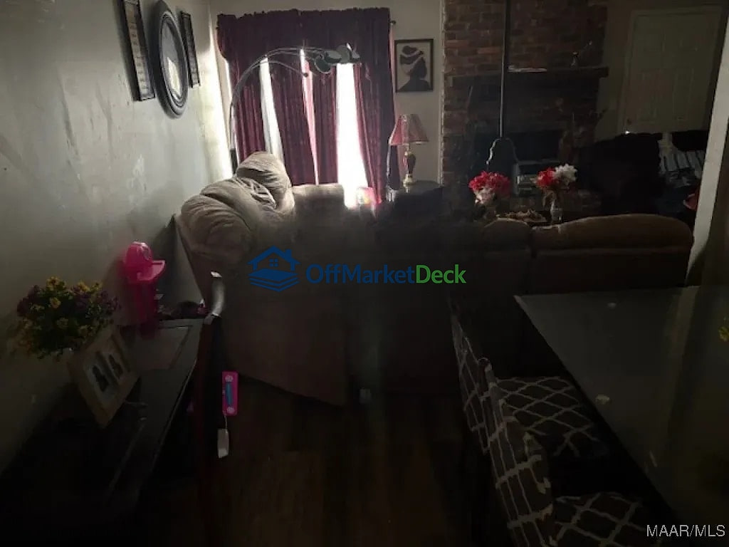Off-market townhome in Montgomery, Alabama — 2 beds, 2.5 baths, $40,000 — photo 3 of 8