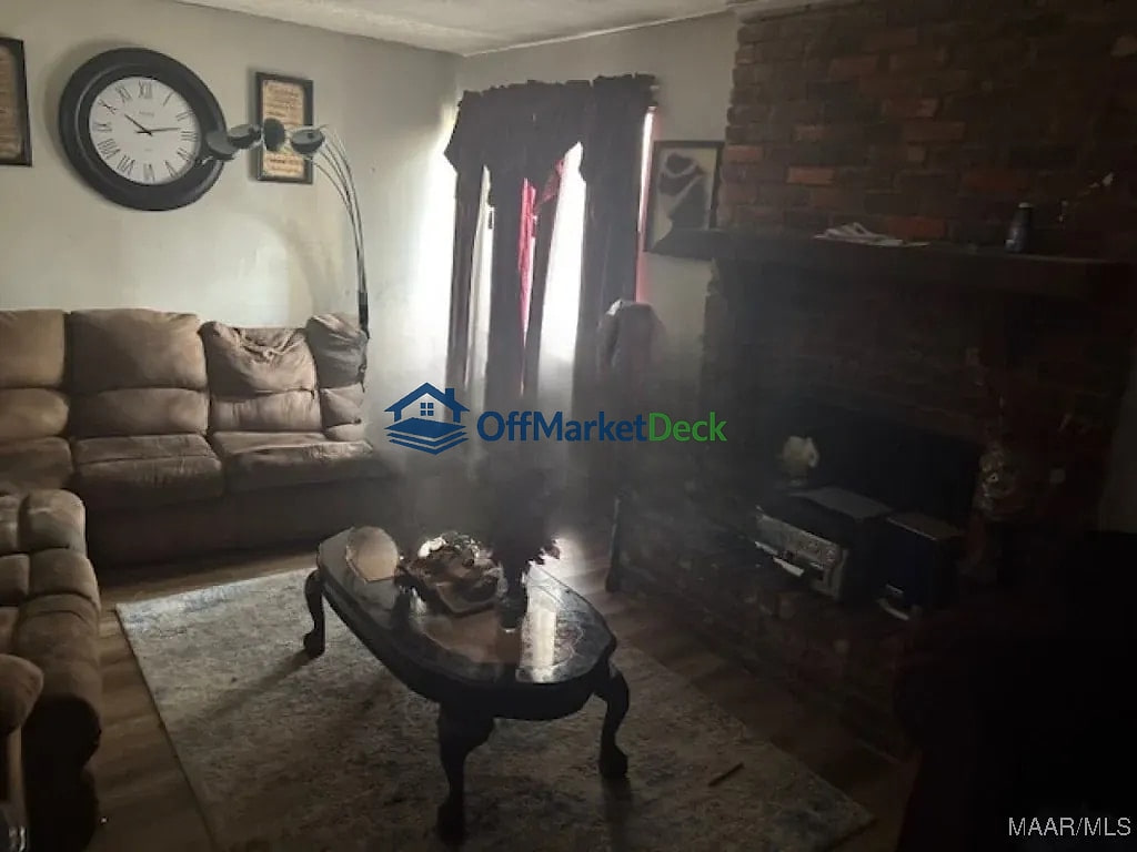 Off-market townhome in Montgomery, Alabama — 2 beds, 2.5 baths, $40,000 — photo 2 of 8
