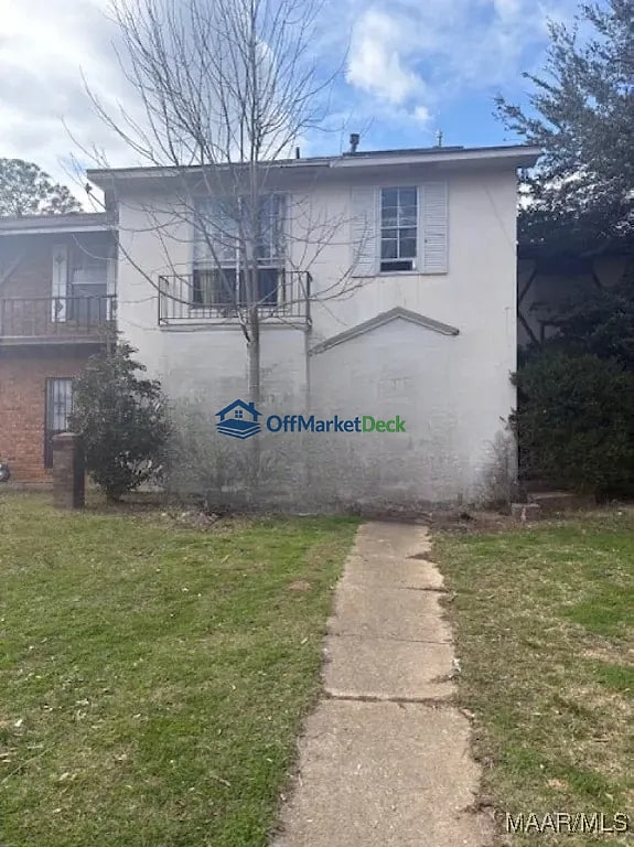 Off-market townhome in Montgomery, Alabama — 2 beds, 2.5 baths, $40,000 - Blurred background Image