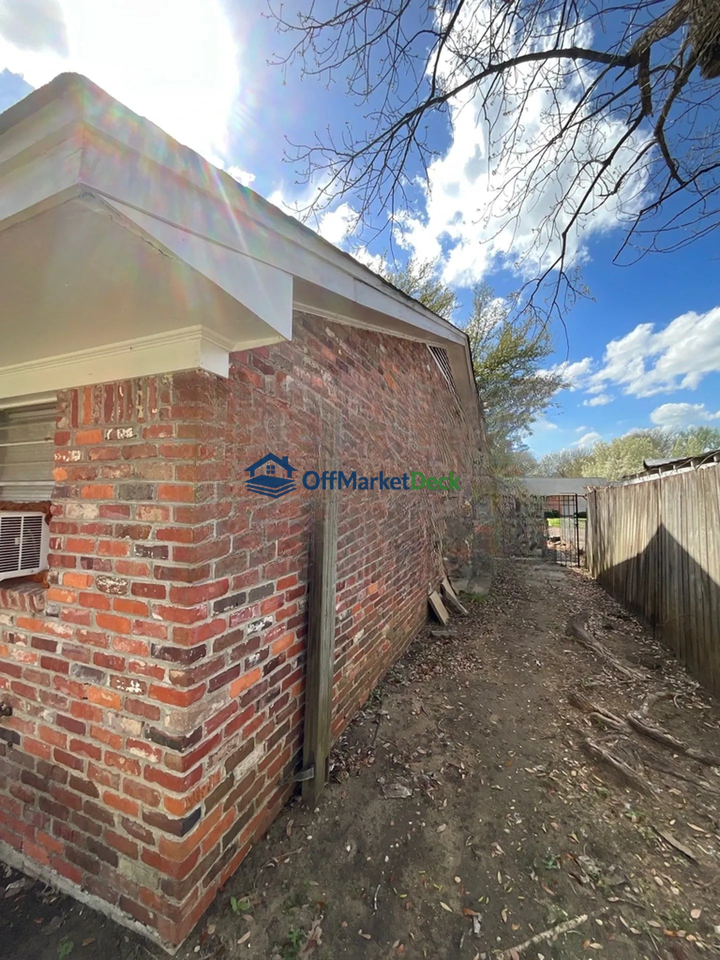 Off-market house in Montgomery, Alabama — 3 beds, 2 baths, $80,000 - Blurred background Image