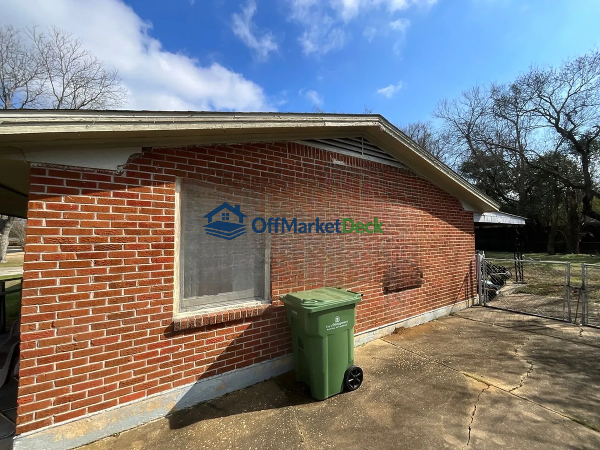 Off-market house in Montgomery, Alabama — 4 beds, 2 baths, $70,000 - Blurred background Image