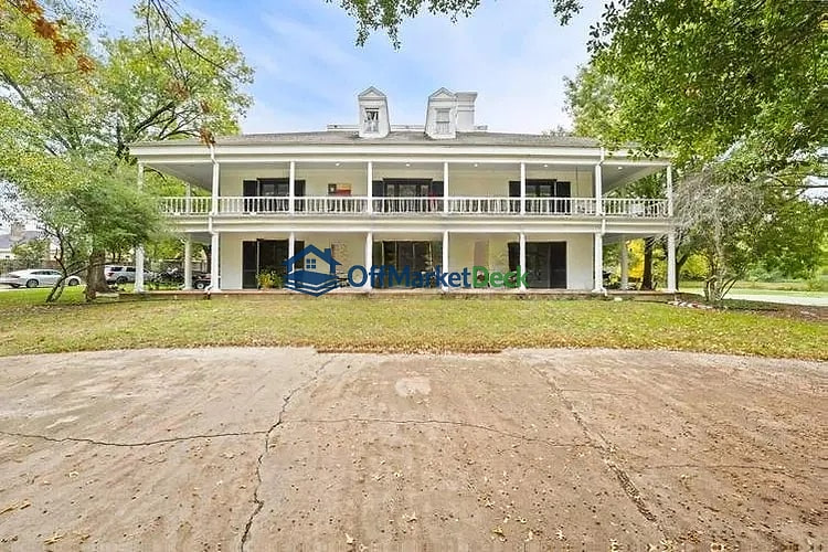 Off-market house in Greenville, Texas — 5 beds, 4.5 baths, $575,000