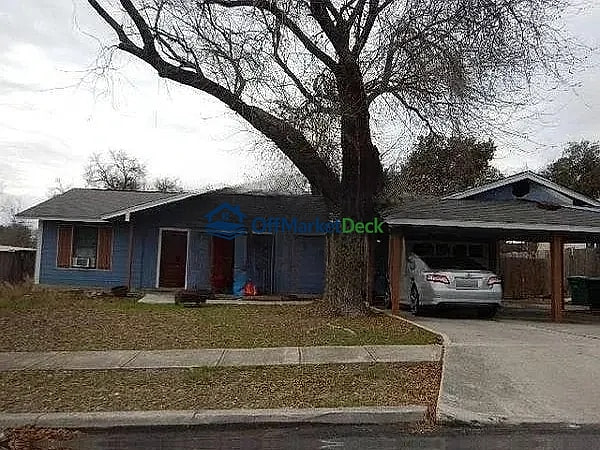 Off-market house in San Antonio, Texas — 4 beds, 2 baths, $140,000 - Blurred background Image