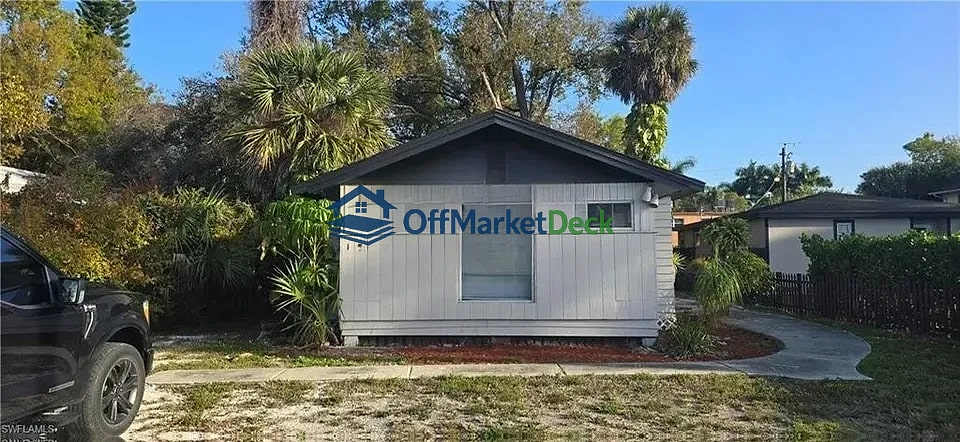 Off-market house in Fort Myers, Florida — 3 beds, 2 baths, $154,900